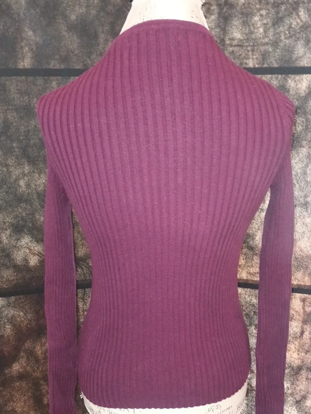 Y2K Express Ribbed Button-Front V-Neck Cardigan - Picture 5 of 5